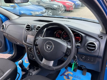 Used Dacia Sandero Stepway 2015 for sale - 77468514: Photo