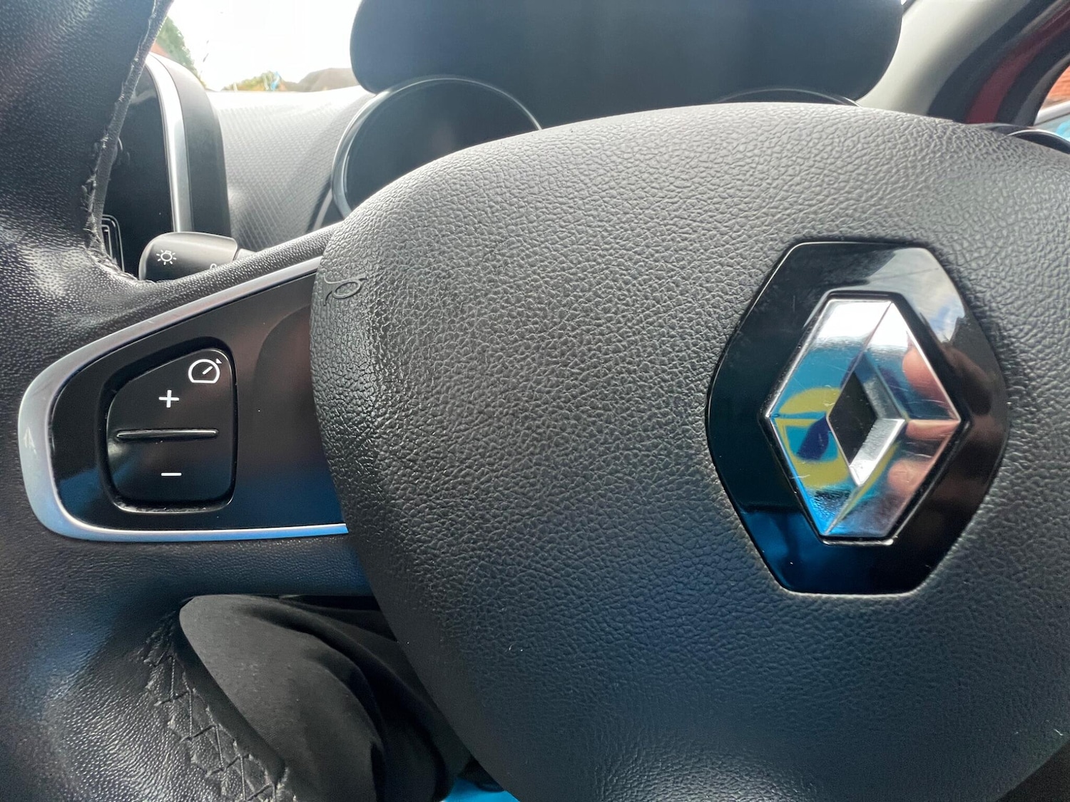 Used Renault Clio 2017 for sale - 76370192: Photo 27