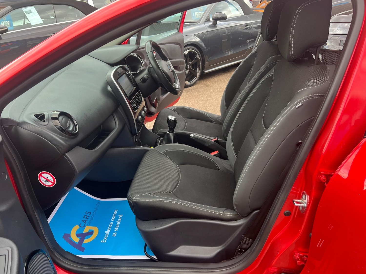 Used Renault Clio 2017 for sale - 76370192: Photo 29