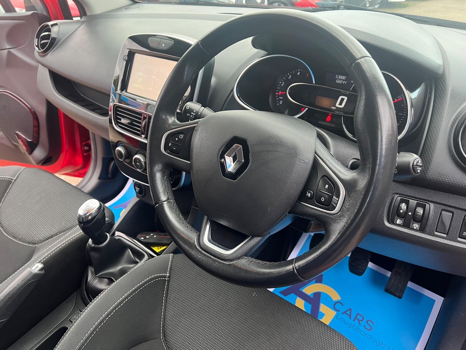 Used Renault Clio 2017 for sale - 76370192: Photo 3