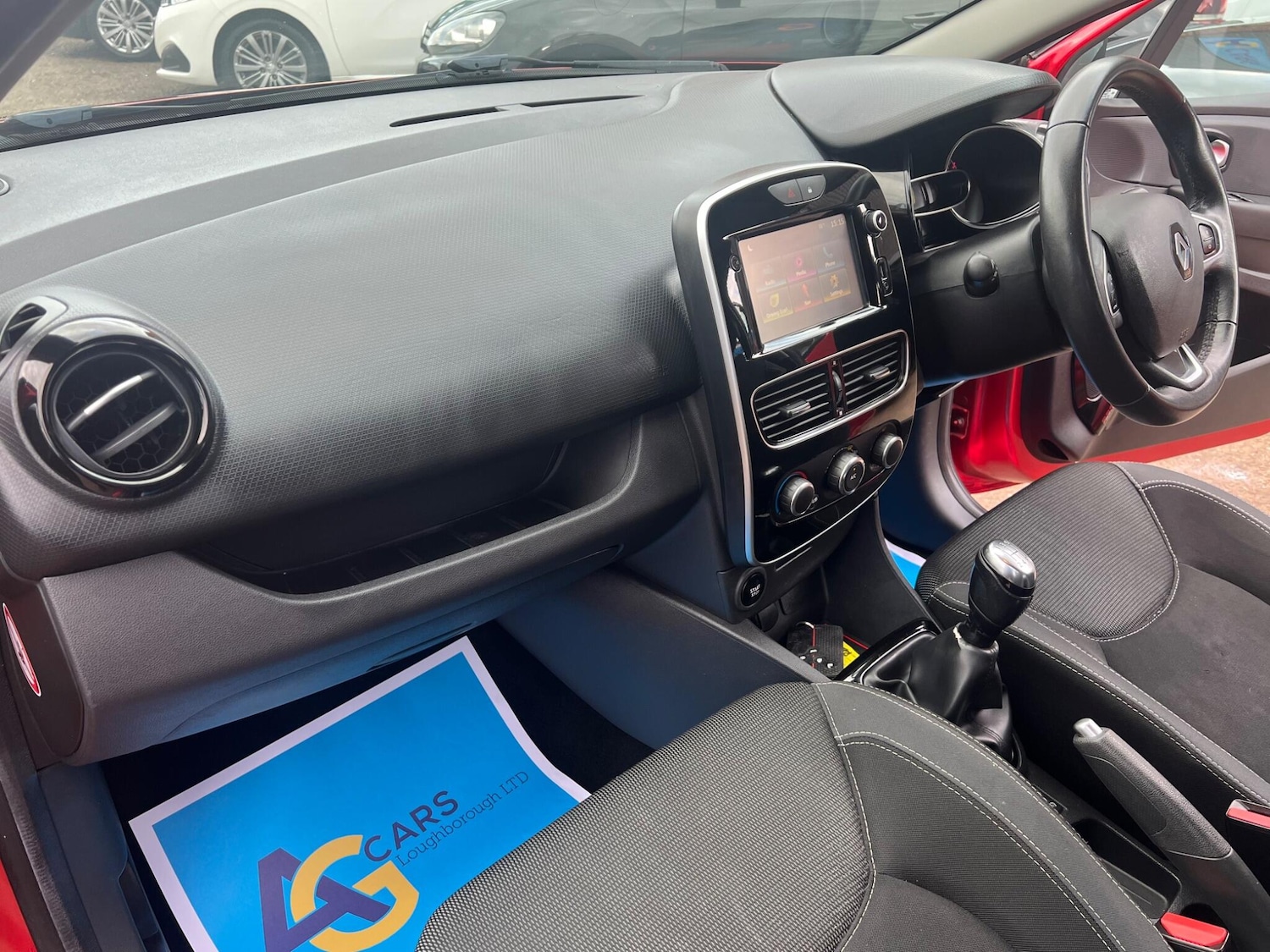 Used Renault Clio 2017 for sale - 76370192: Photo 30