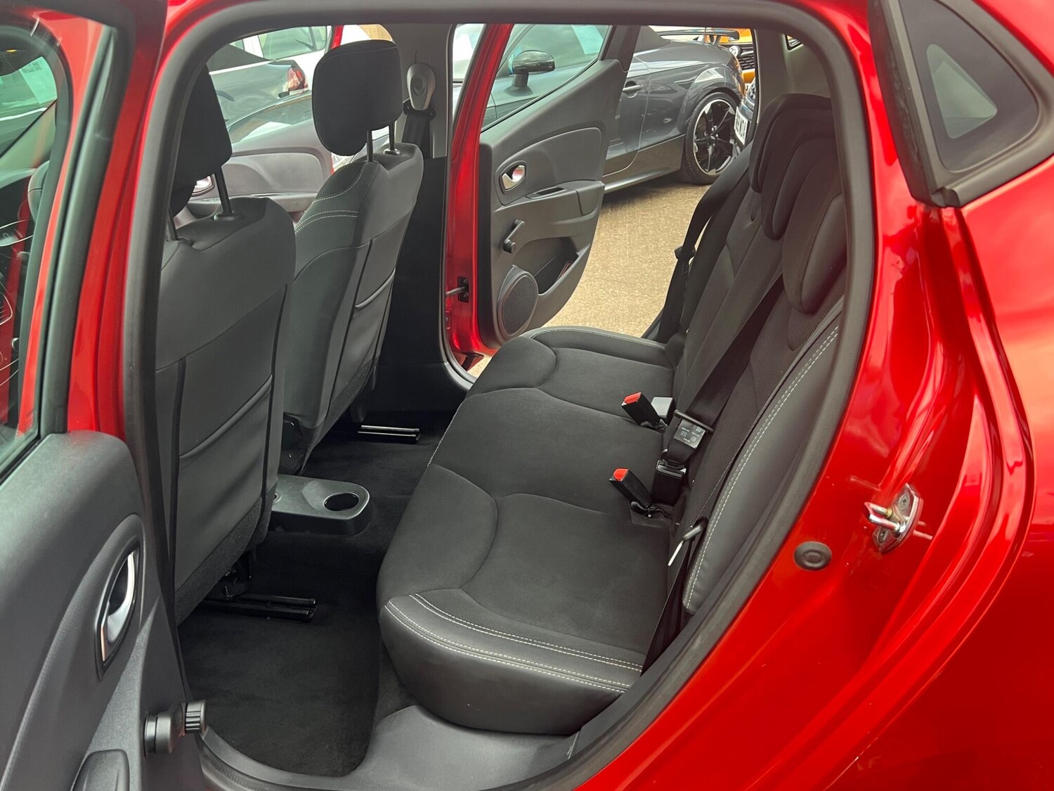 Used Renault Clio 2017 for sale - 76370192: Photo 31