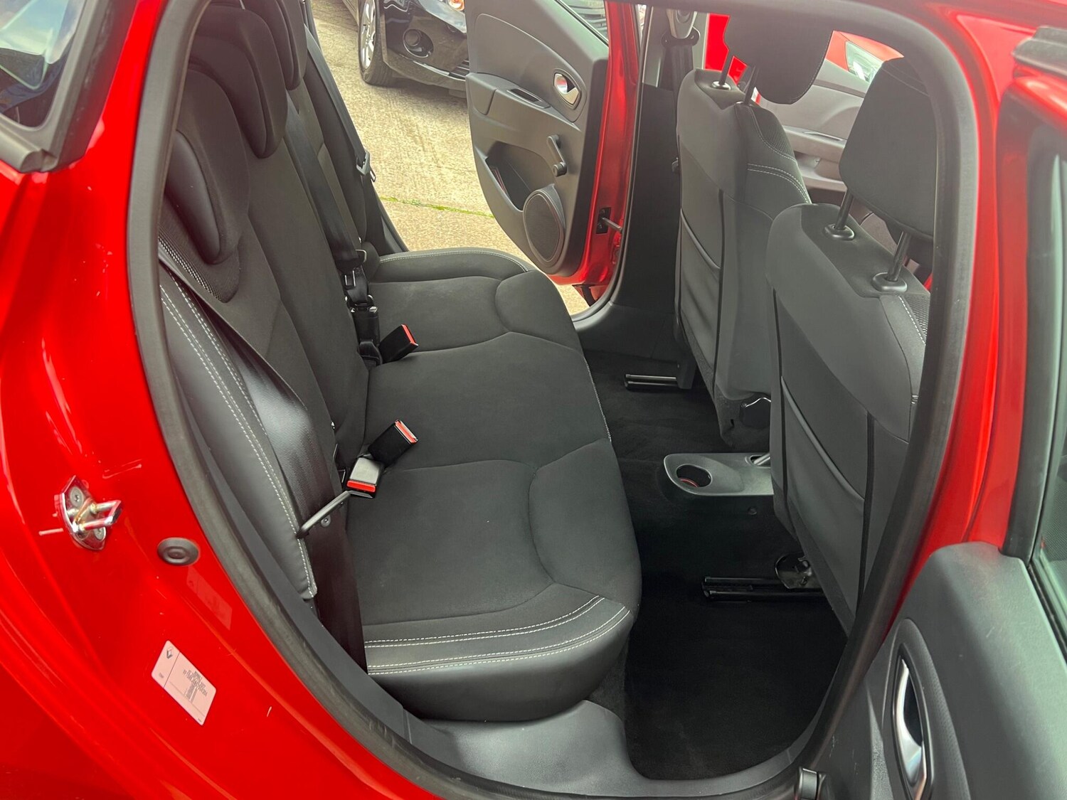 Used Renault Clio 2017 for sale - 76370192: Photo 32