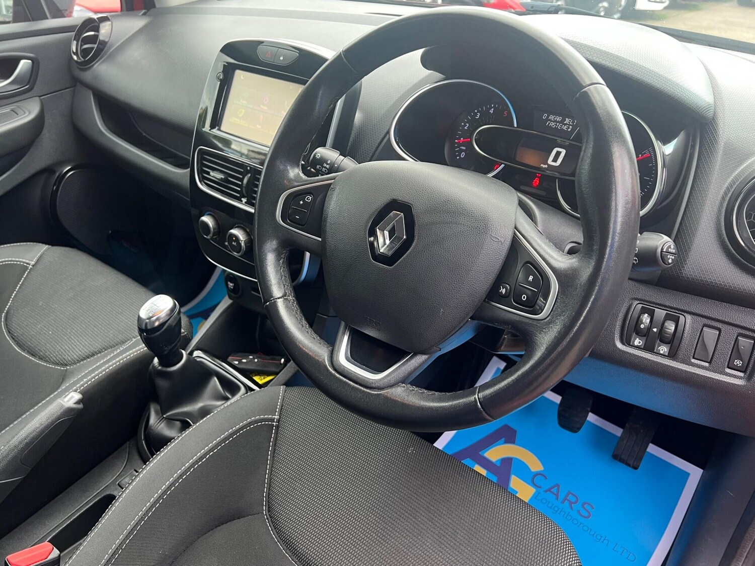 Used Renault Clio 2017 for sale - 76370192: Photo 38
