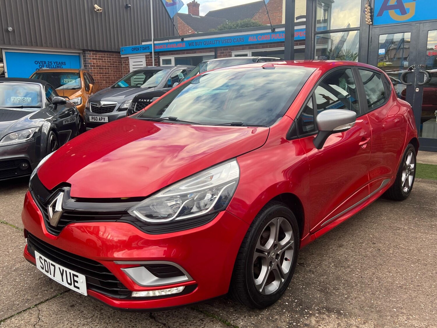 Used Renault Clio 2017 for sale - 76370192: Photo 52