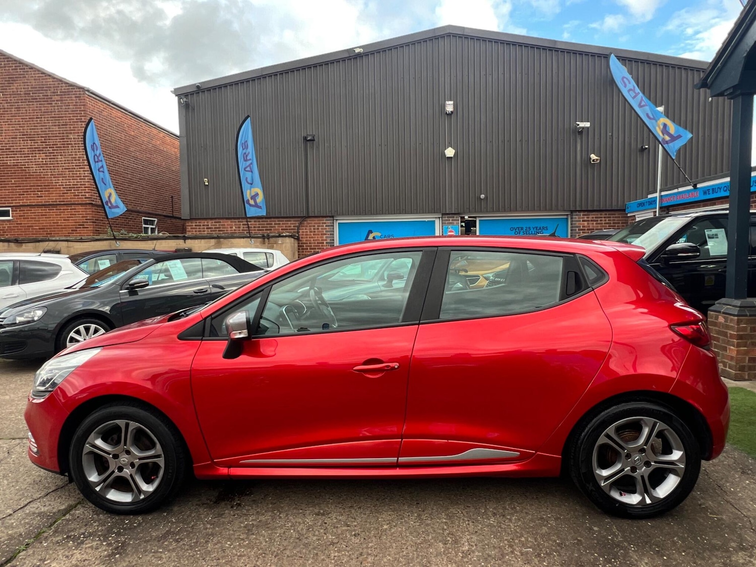 Used Renault Clio 2017 for sale - 76370192: Photo 54