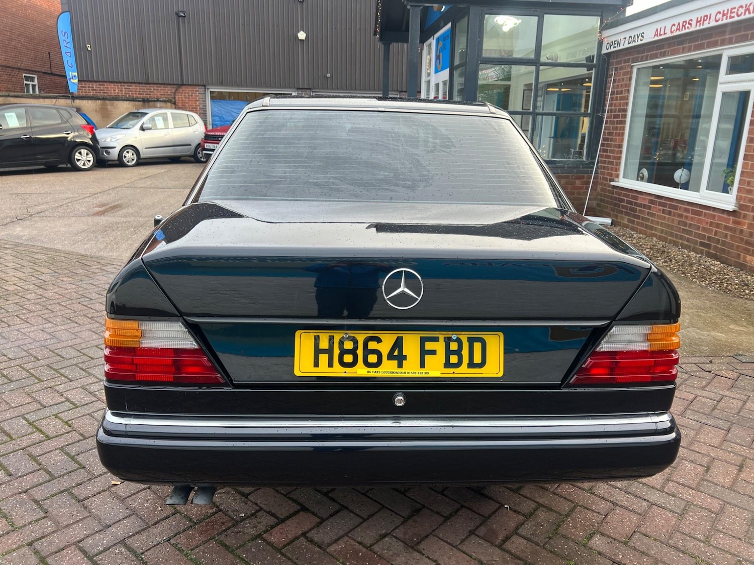 Used Mercedes-Benz 260 1991 for sale - 76072438: Photo 11