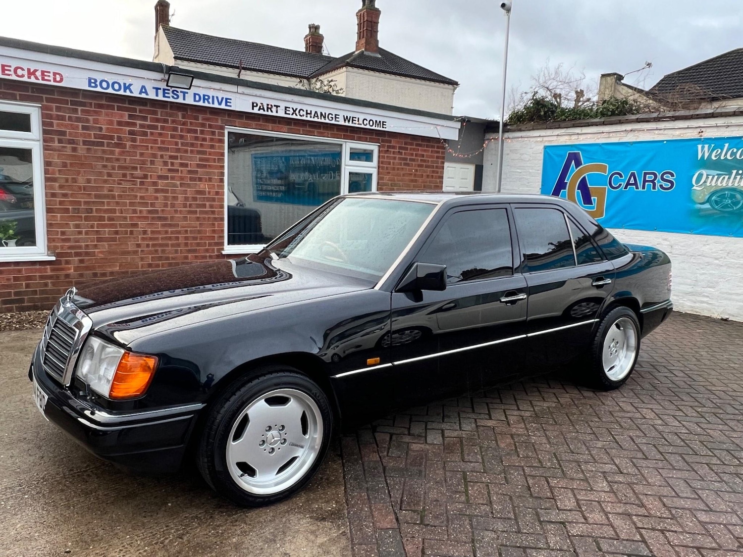 Used Mercedes-Benz 260 1991 for sale - 76072438: Photo 13
