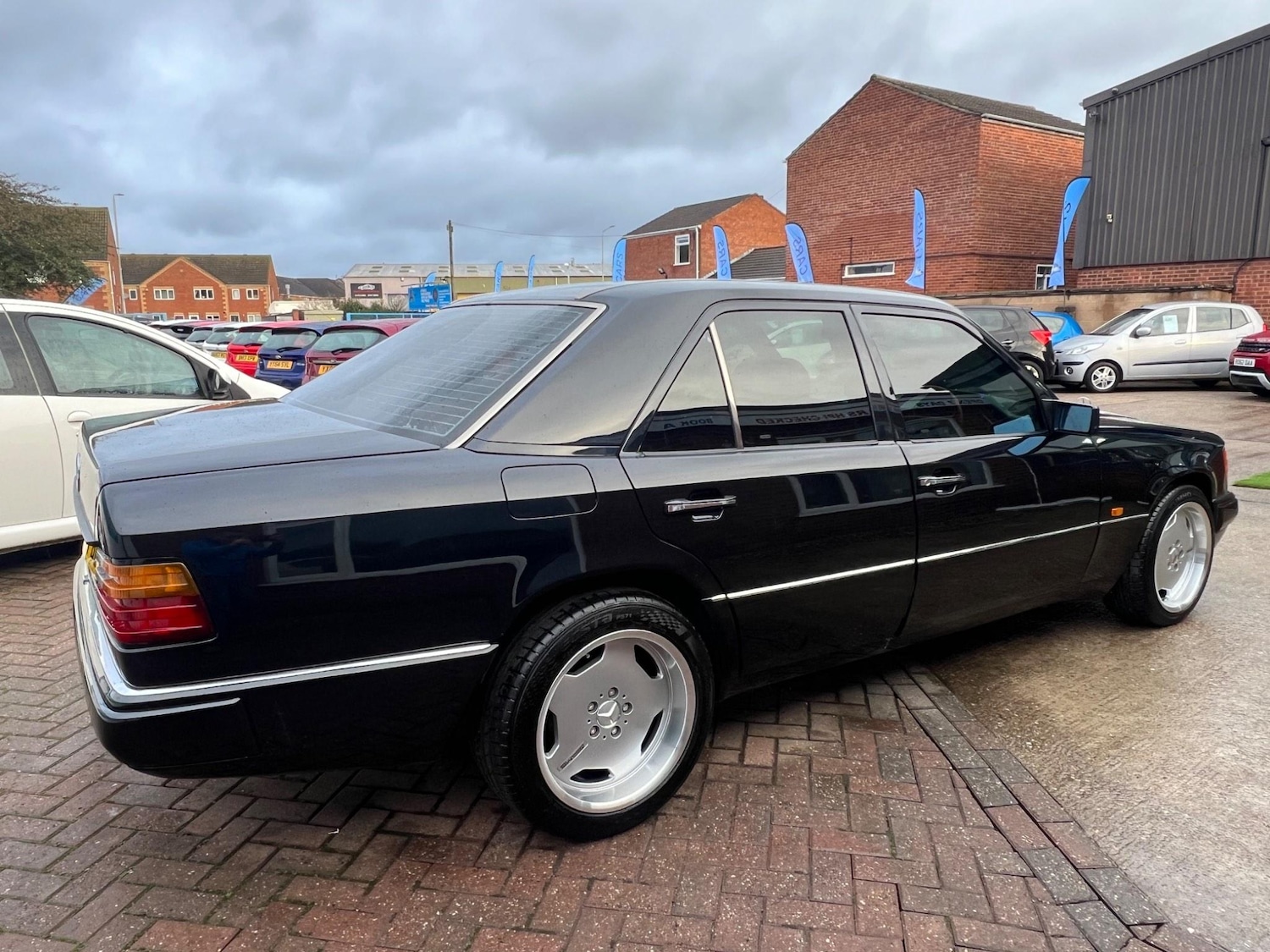 Used Mercedes-Benz 260 1991 for sale - 76072438: Photo 25