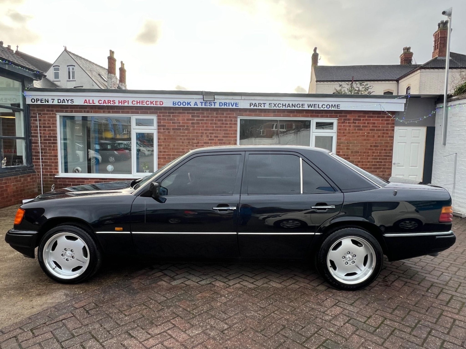 Used Mercedes-Benz 260 1991 for sale - 76072438: Photo 28