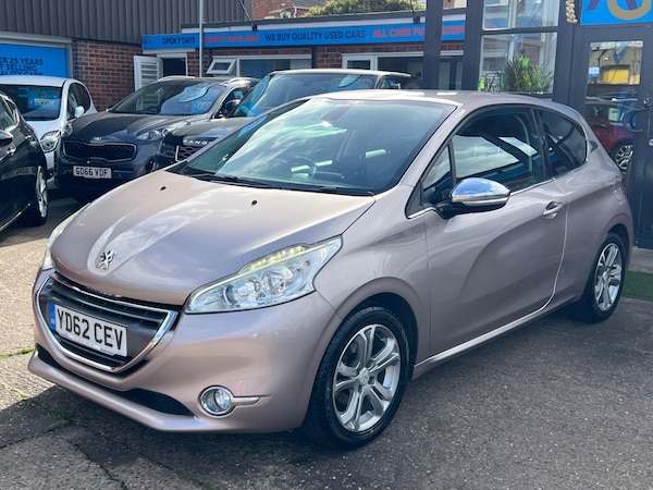 Used Peugeot 208 2012 for sale - 76152073: Photo 30