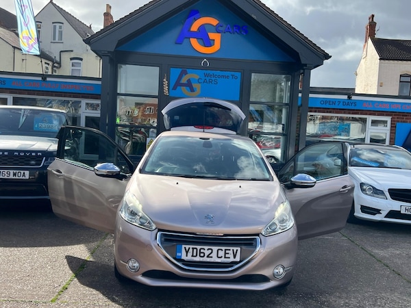 Used Peugeot 208 2012 for sale - 76152073: Photo 36