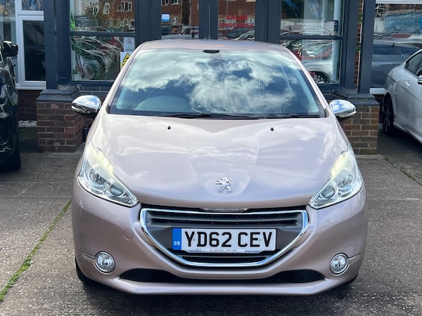 Used Peugeot 208 2012 for sale - 76152073: Photo 6