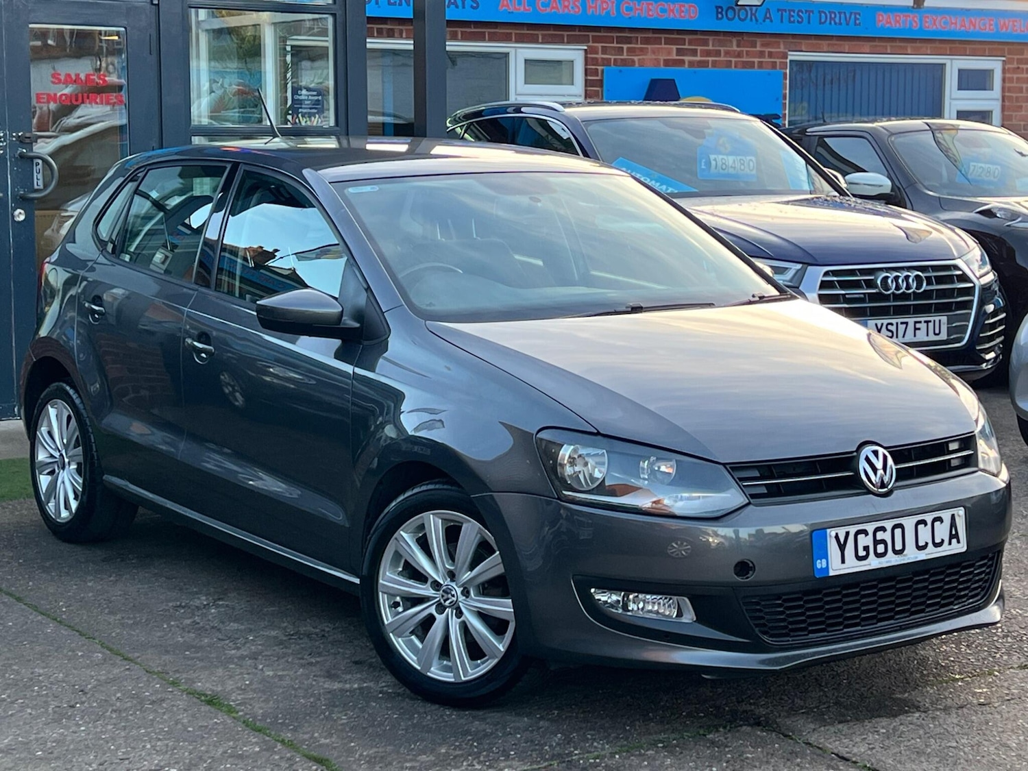 Used Volkswagen Polo 2010 for sale - 76441308: Photo 1