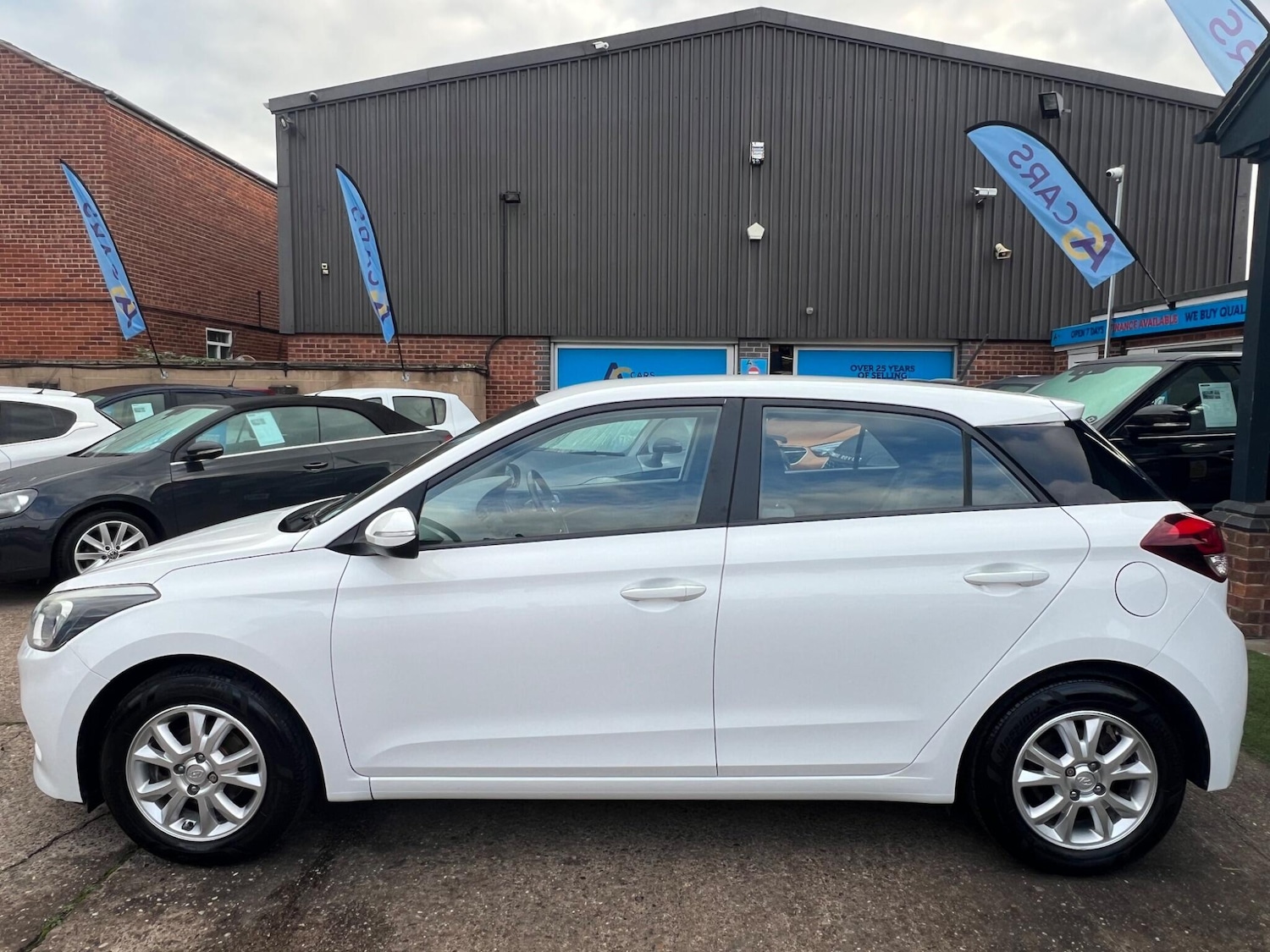 Used Hyundai i20 2016 for sale - 76995472: Photo 9