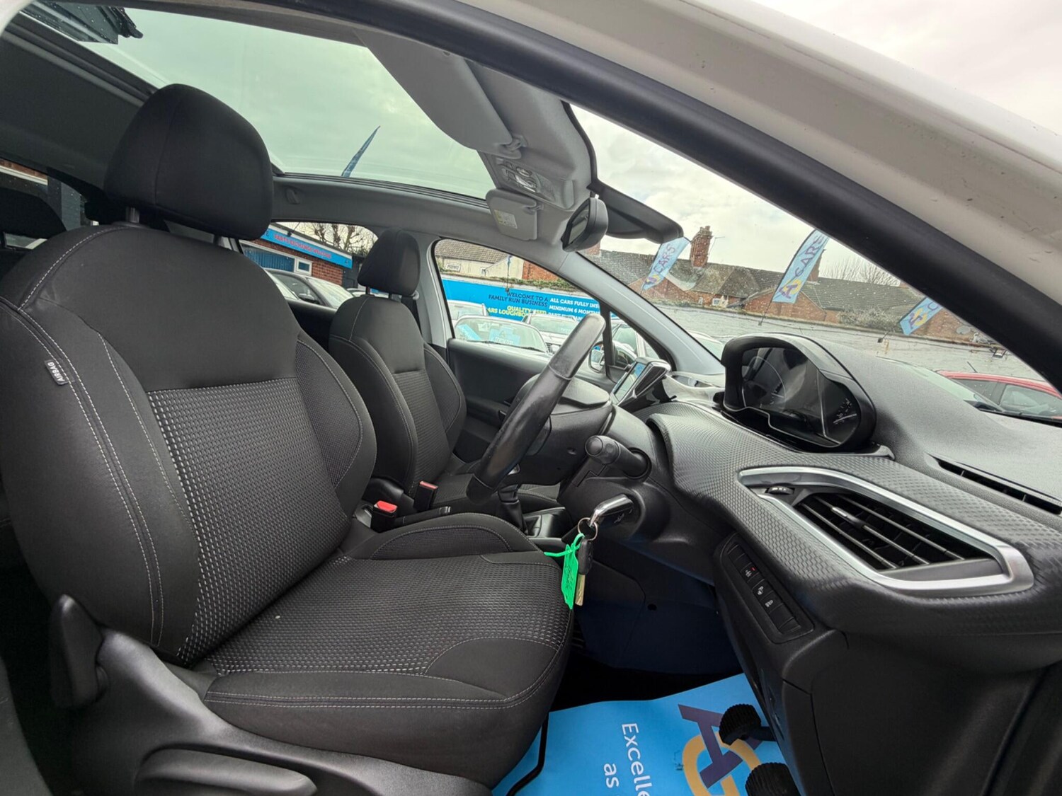 Used Peugeot 208 for sale - 77909721: Photo 32