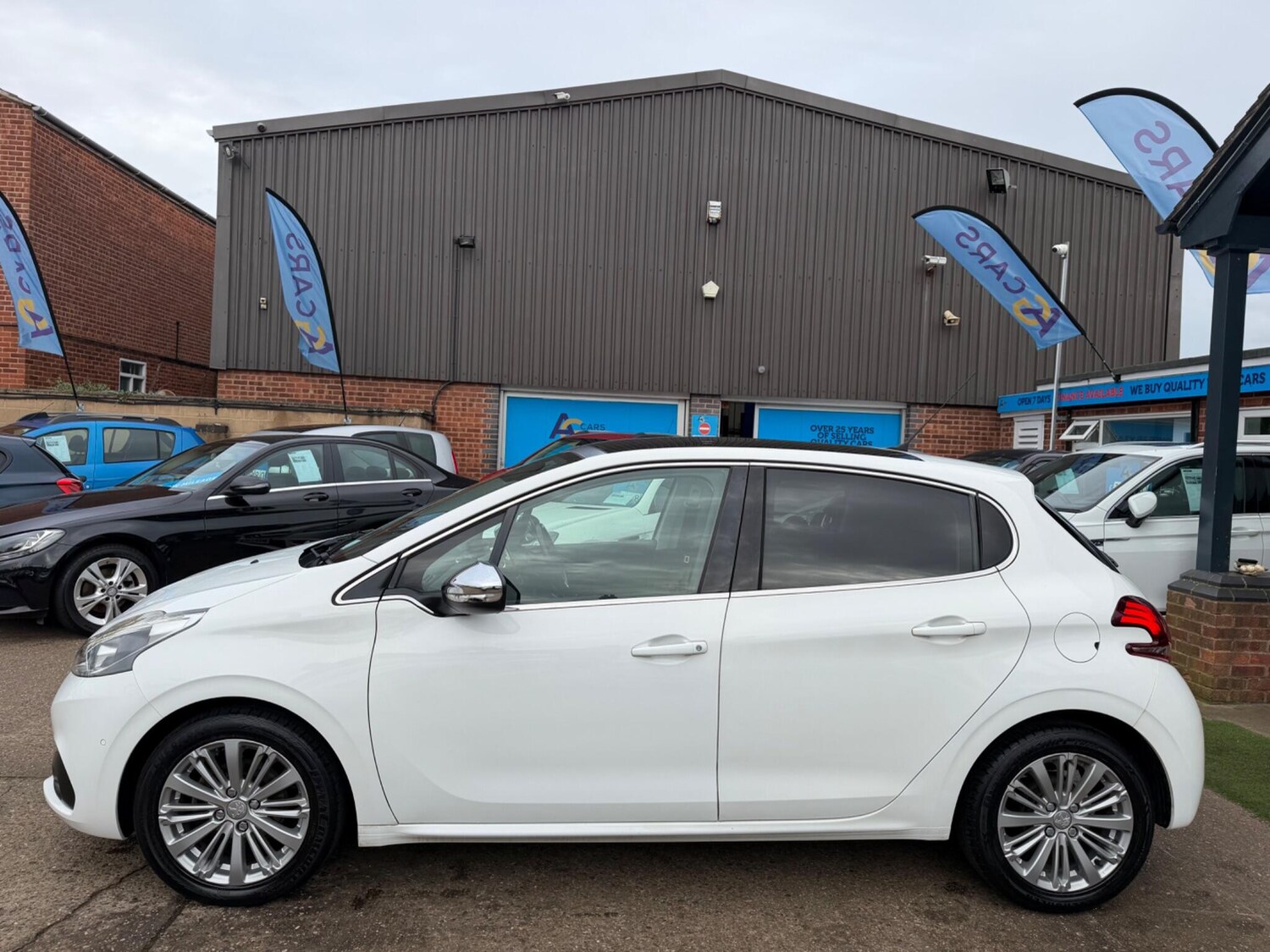 Used Peugeot 208 for sale - 77909721: Photo 8