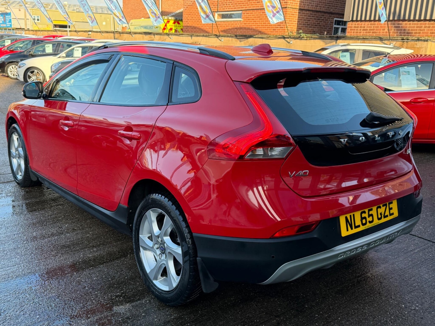 Used Volvo V40 2015 for sale - 77229518: Photo 11
