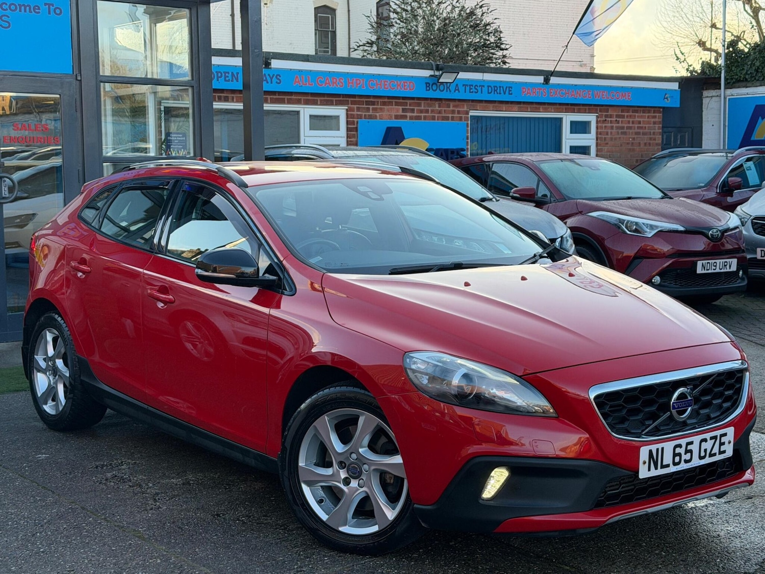 Used Volvo V40 2015 for sale - 77229518: Photo 13