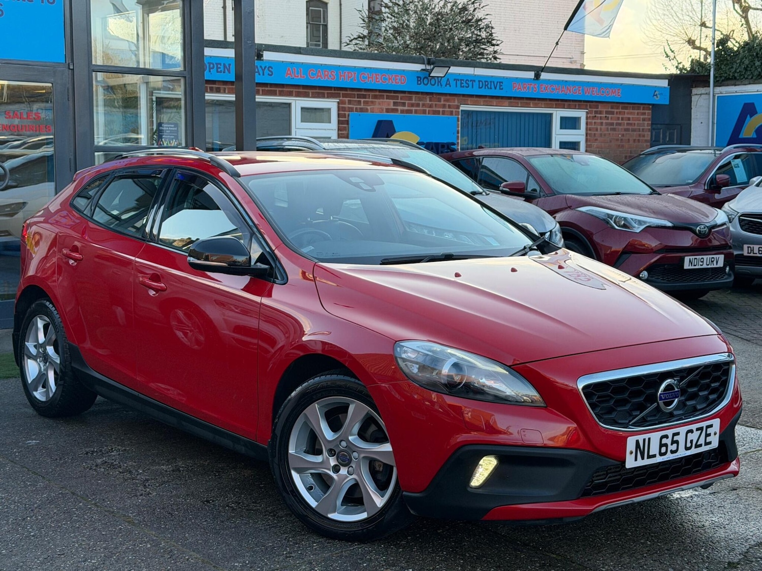 Used Volvo V40 2015 for sale - 77229518: Photo 18