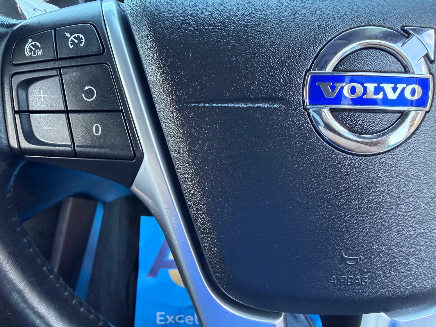 Used Volvo V40 2015 for sale - 77229518: Photo 25