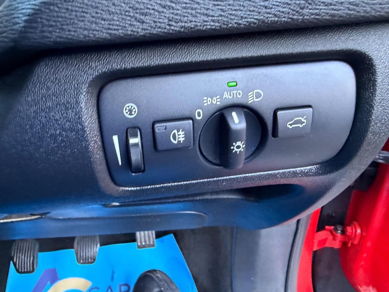 Used Volvo V40 2015 for sale - 77229518: Photo 32