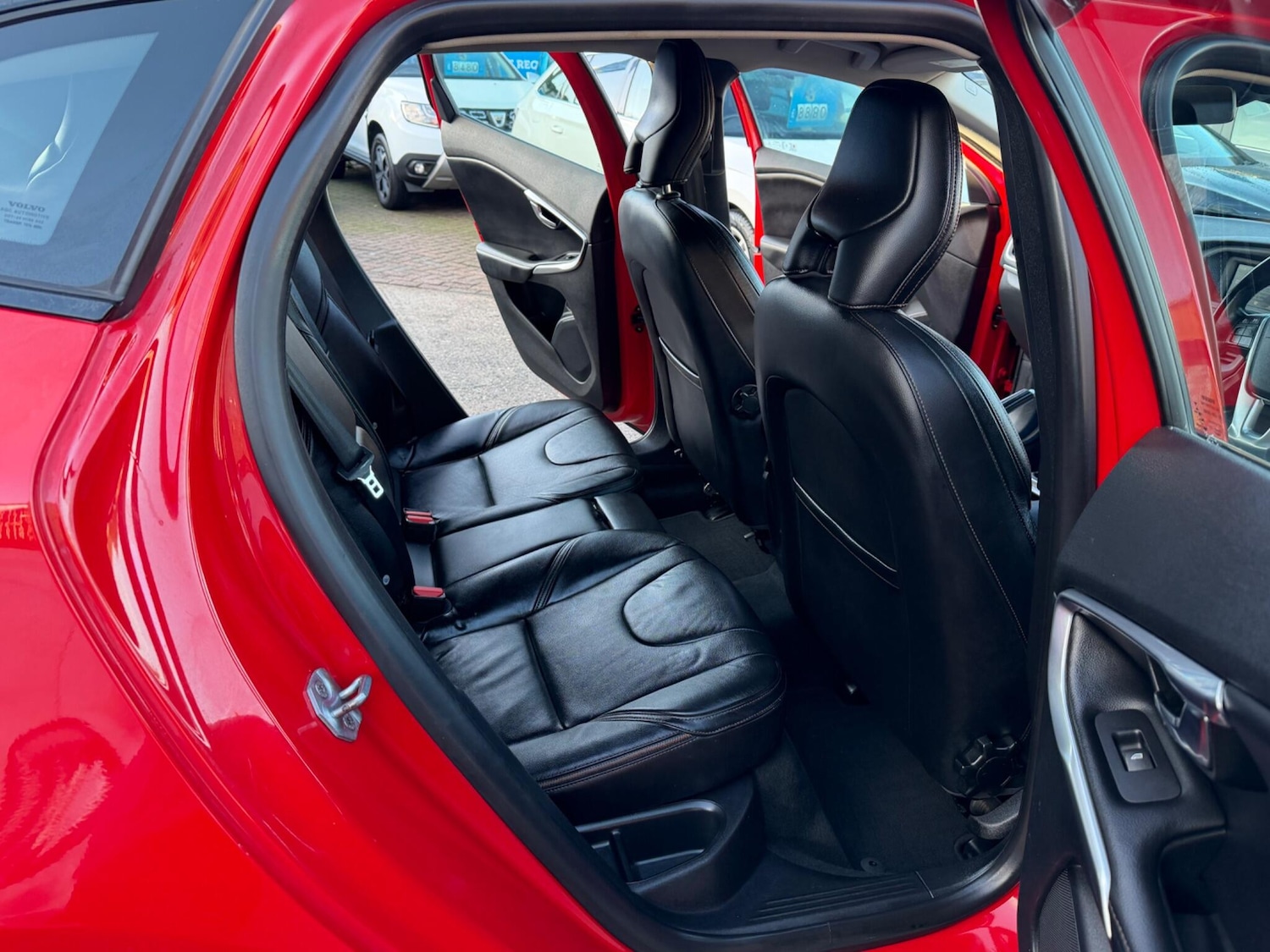 Used Volvo V40 2015 for sale - 77229518: Photo 35