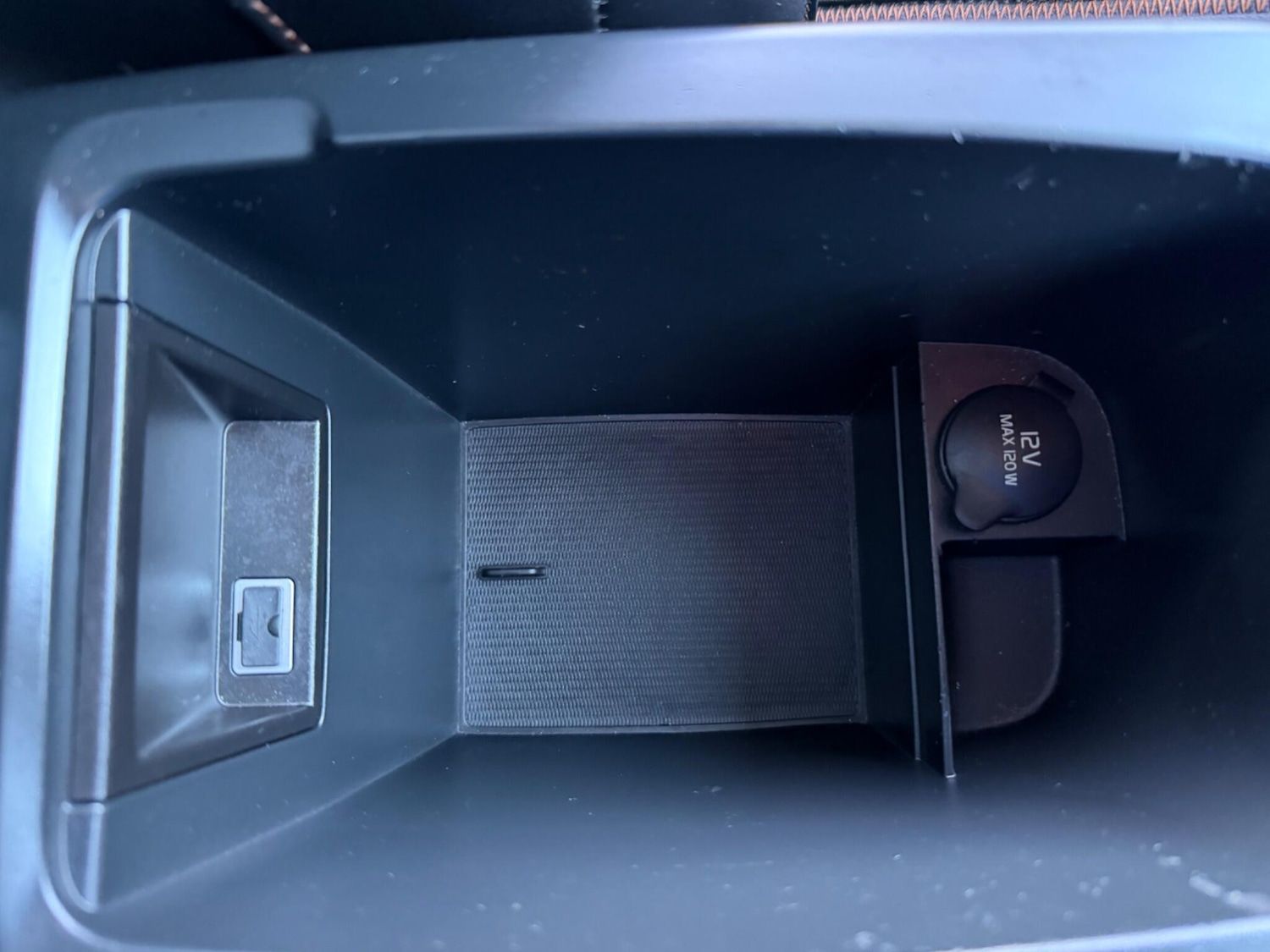 Used Volvo V40 2015 for sale - 77229518: Photo 39