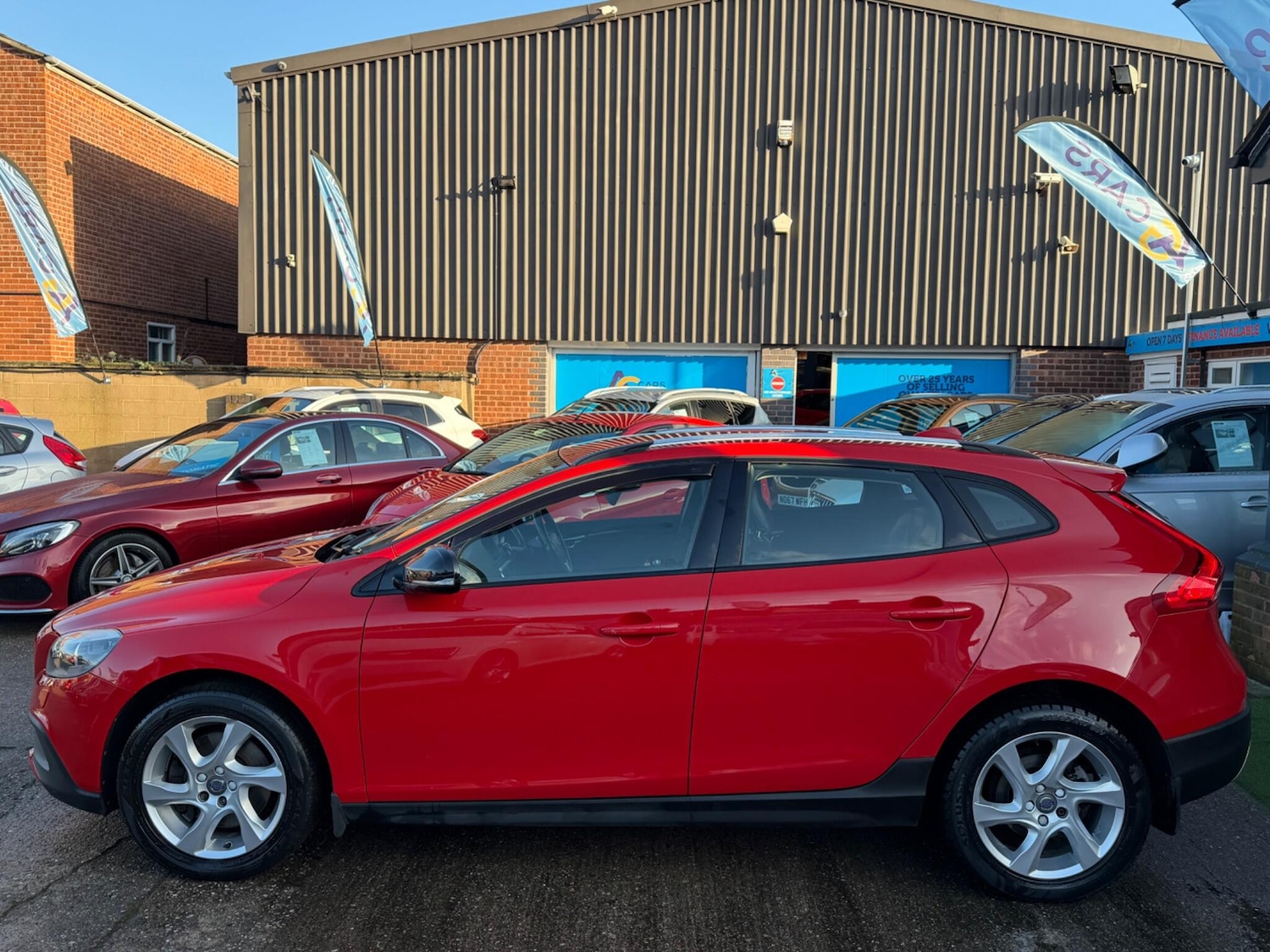 Used Volvo V40 2015 for sale - 77229518: Photo 45