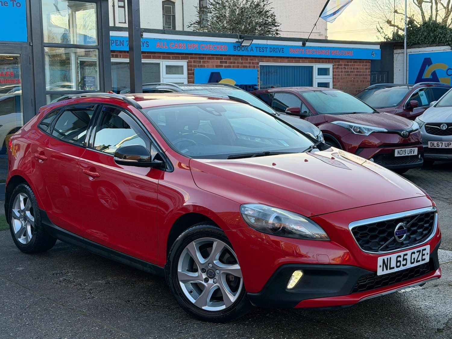 Used Volvo V40 2015 for sale - 77229518: Photo 50