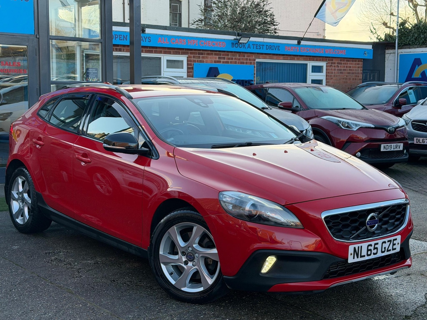 Used Volvo V40 2015 for sale - 77229518: Photo 56
