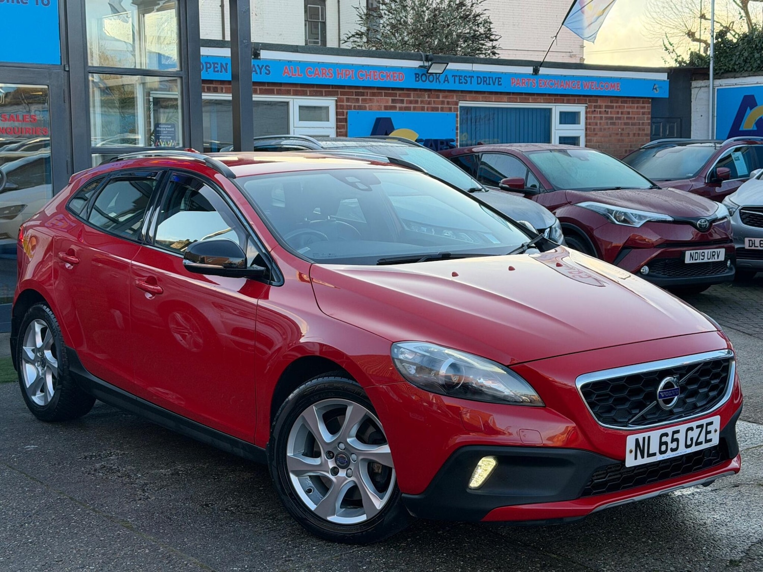 Used Volvo V40 2015 for sale - 77229518: Photo 58