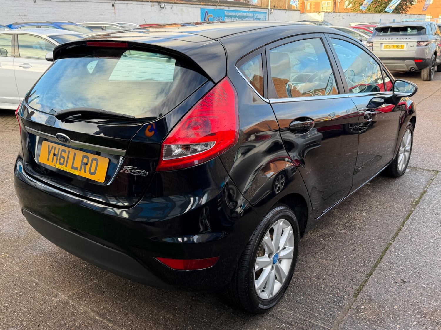 Used Ford Fiesta 2011 for sale - 77090938: Photo 15