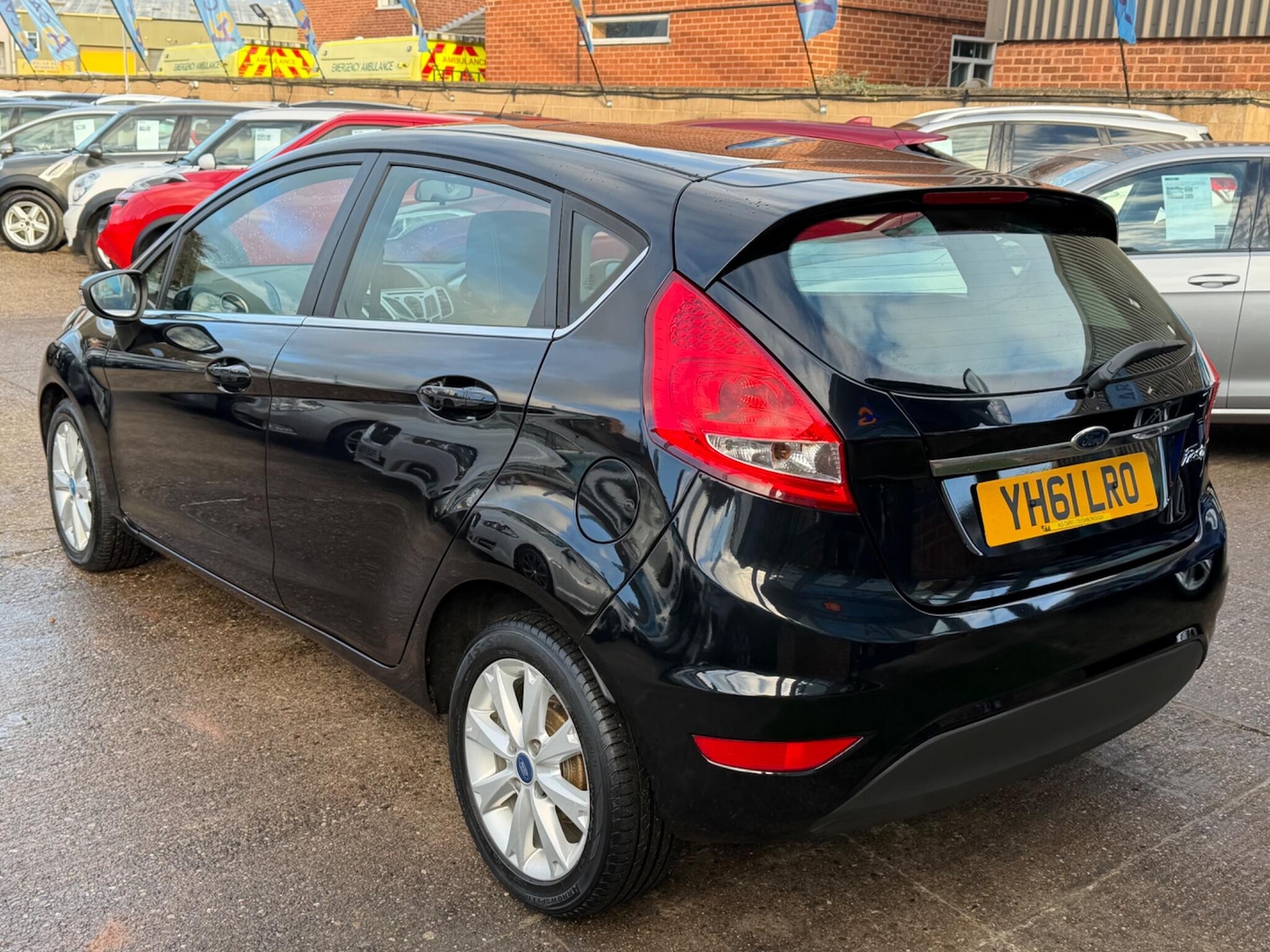 Used Ford Fiesta 2011 for sale - 77090938: Photo 16