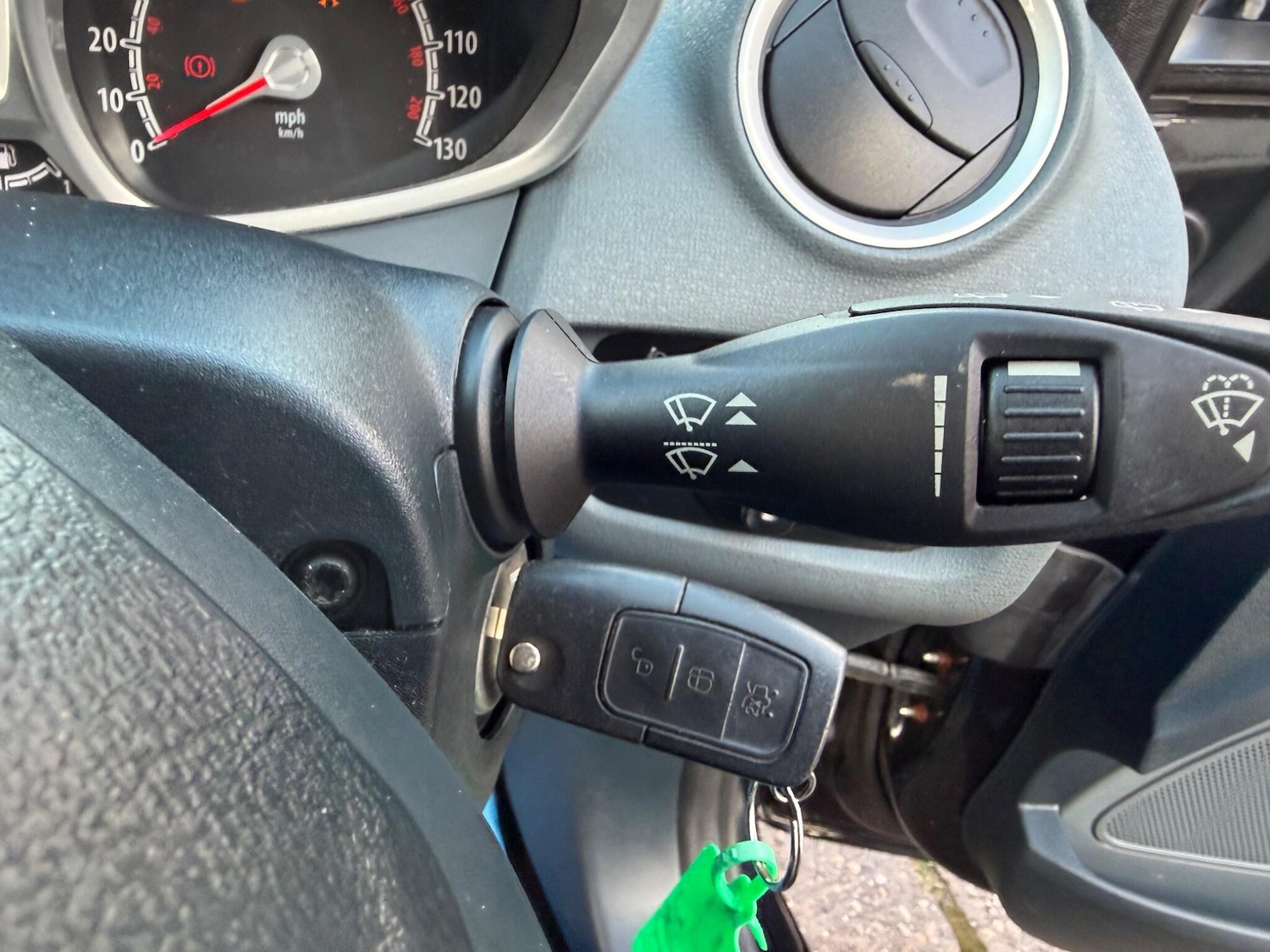 Used Ford Fiesta 2011 for sale - 77090938: Photo 27