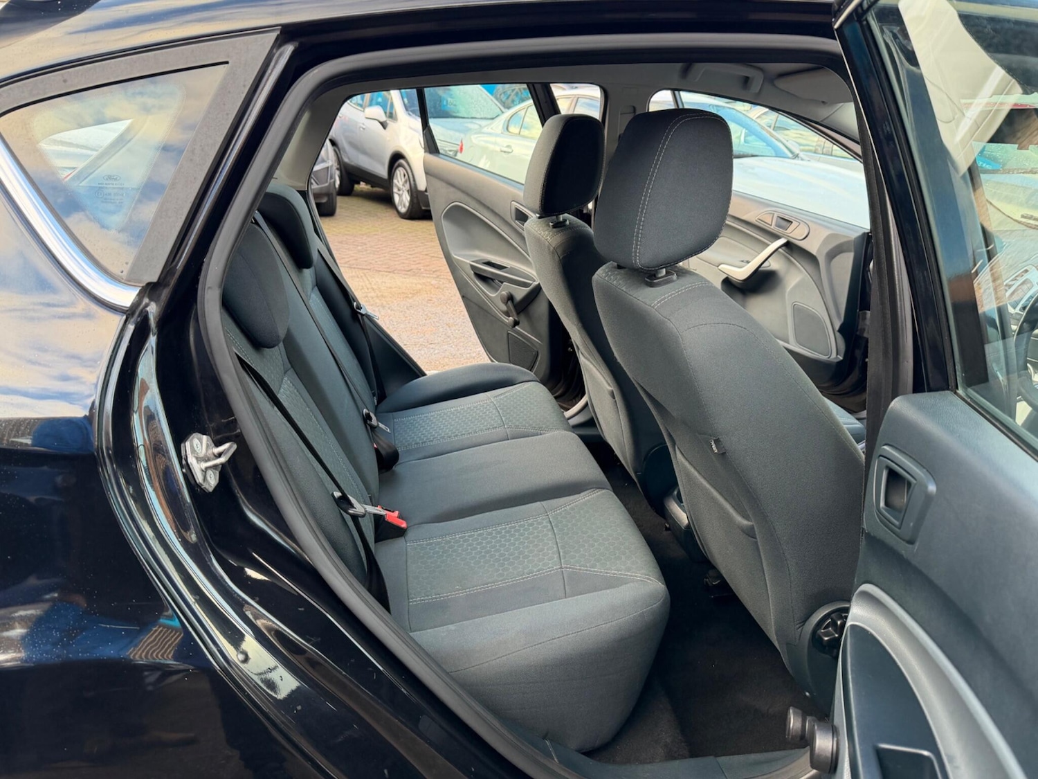 Used Ford Fiesta 2011 for sale - 77090938: Photo 36