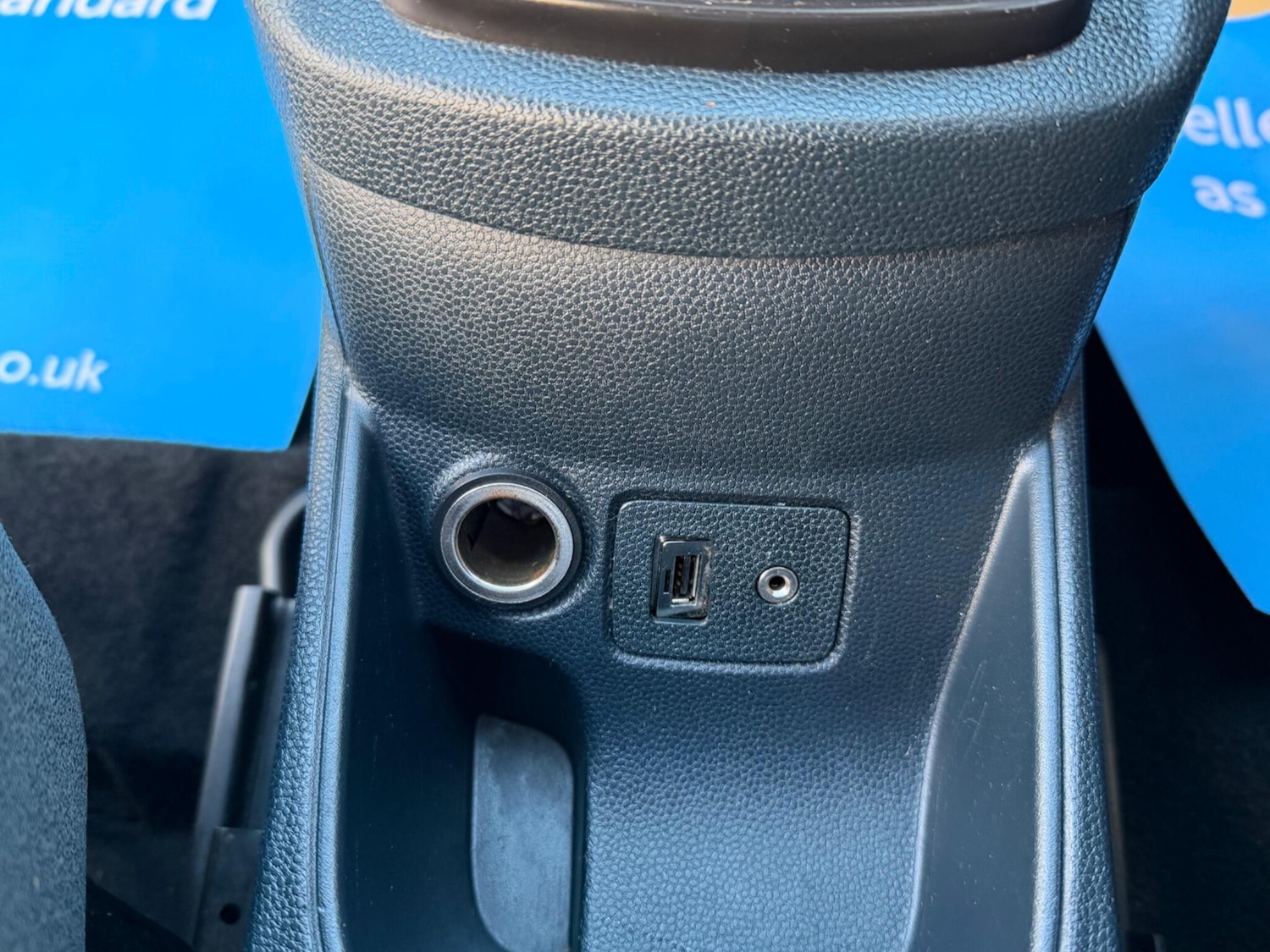 Used Ford Fiesta 2011 for sale - 77090938: Photo 39