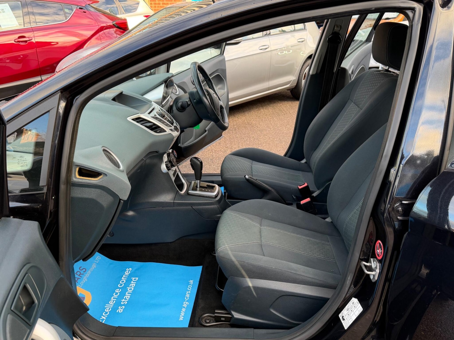 Used Ford Fiesta 2011 for sale - 77090938: Photo 4