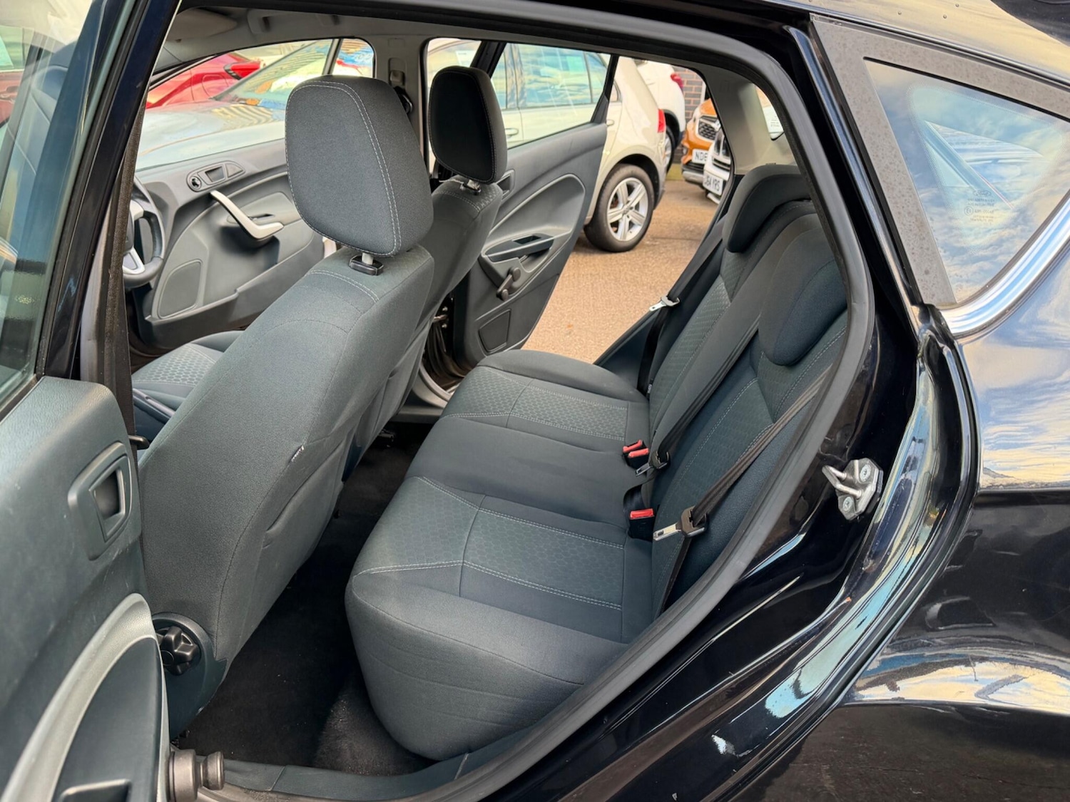 Used Ford Fiesta 2011 for sale - 77090938: Photo 5