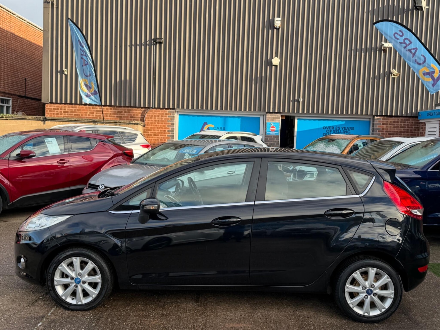 Used Ford Fiesta 2011 for sale - 77090938: Photo 9