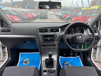 Used Volkswagen Golf 2016 for sale - 76645298: Photo