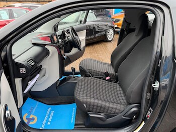 Used Toyota IQ 2011 for sale - 77455705: Photo