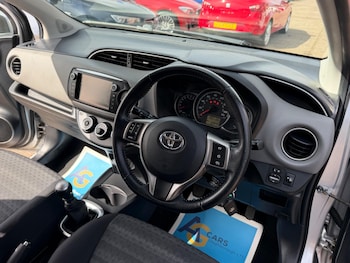 Used Toyota Yaris 2017 for sale - 79483709: Photo