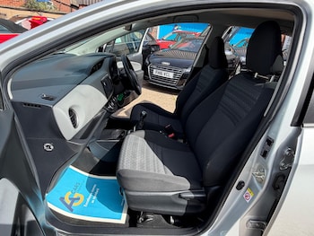 Used Toyota Yaris 2017 for sale - 79483709: Photo