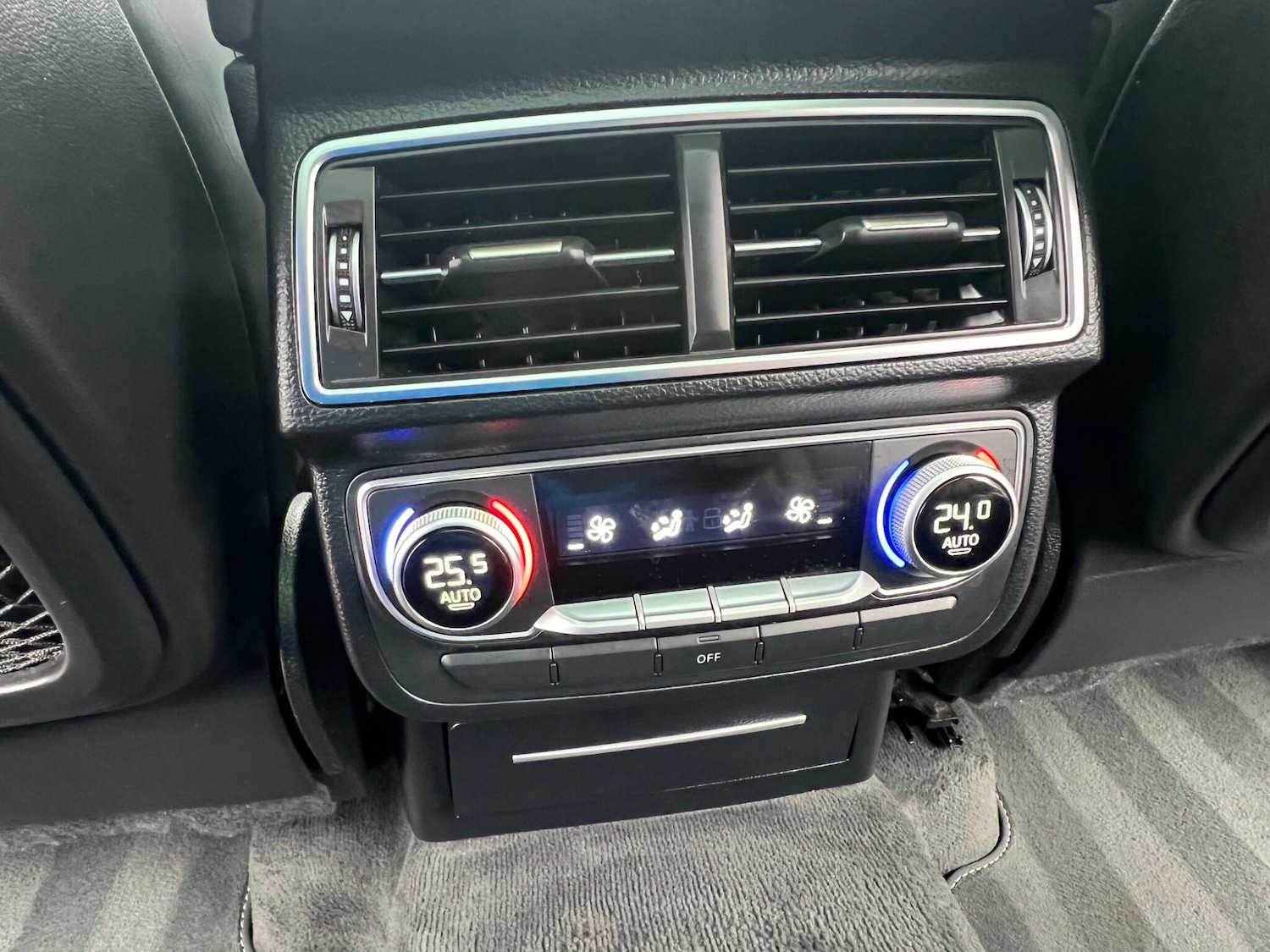 Used Audi Q7 2015 for sale - 76399129: Photo 30