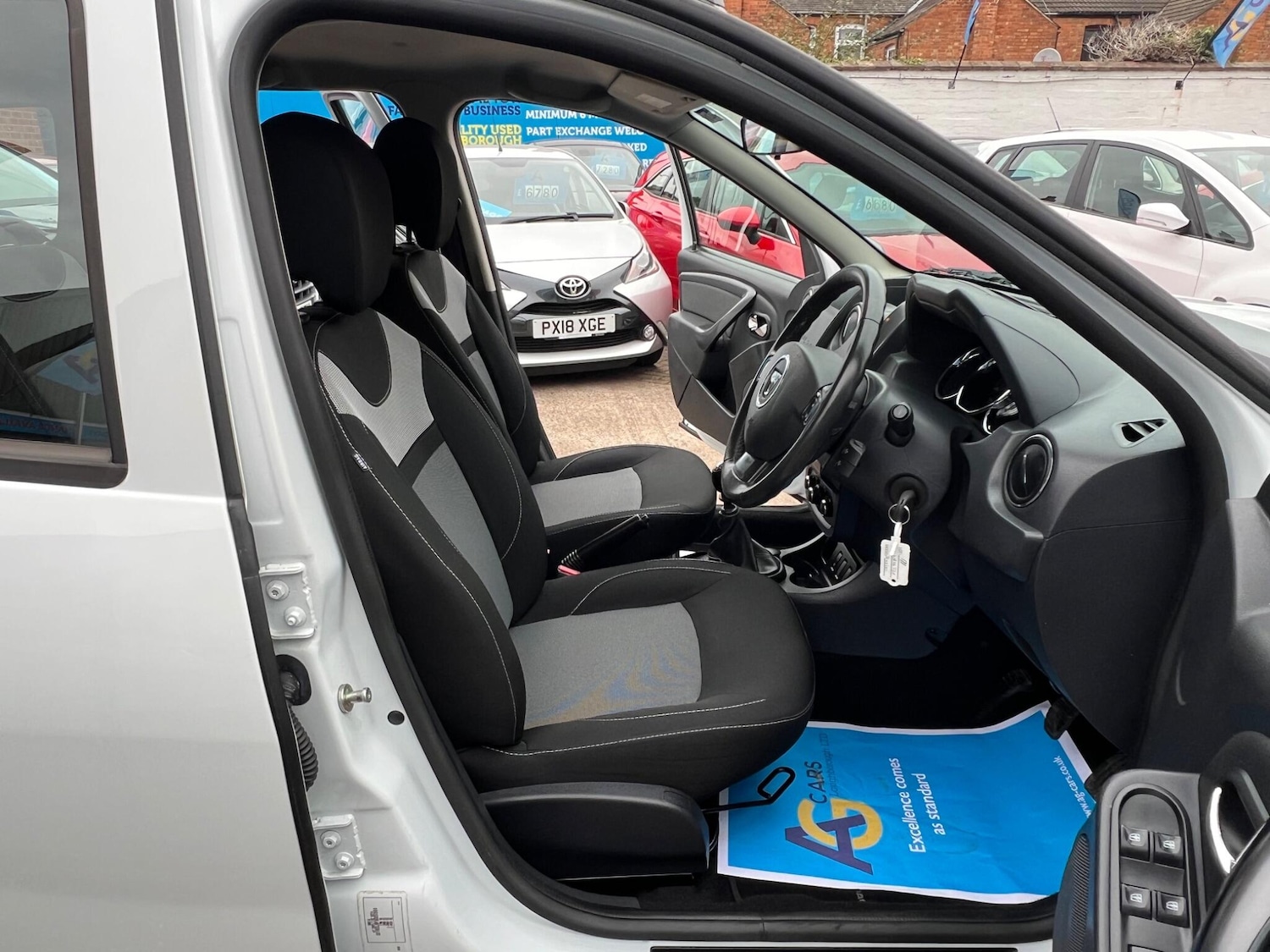 Used Dacia Duster 2016 for sale - 76989730: Photo 32