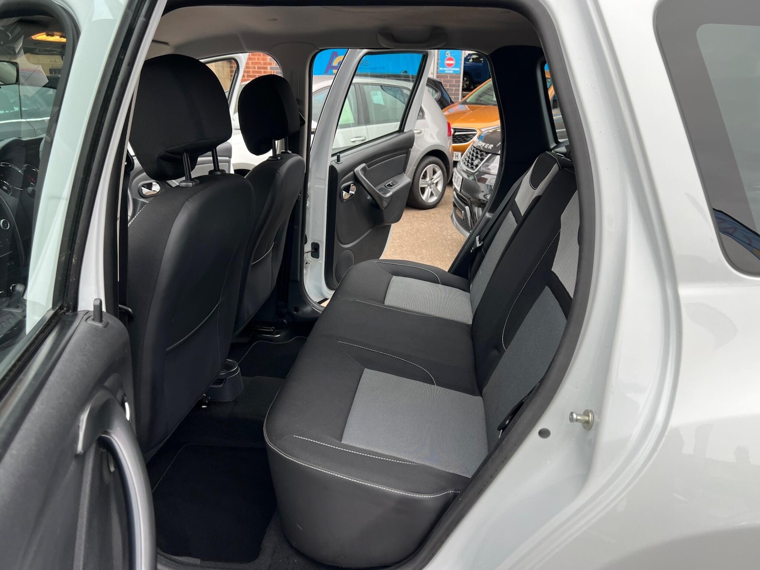 Used Dacia Duster 2016 for sale - 76989730: Photo 5