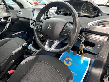 Used Peugeot 208 2016 for sale - 75741279: Photo