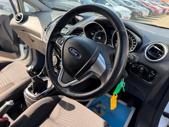 Used Ford Fiesta 2015 for sale - 78676555: Photo