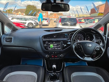 Used Kia Ceed for sale - 76099561: Photo 2